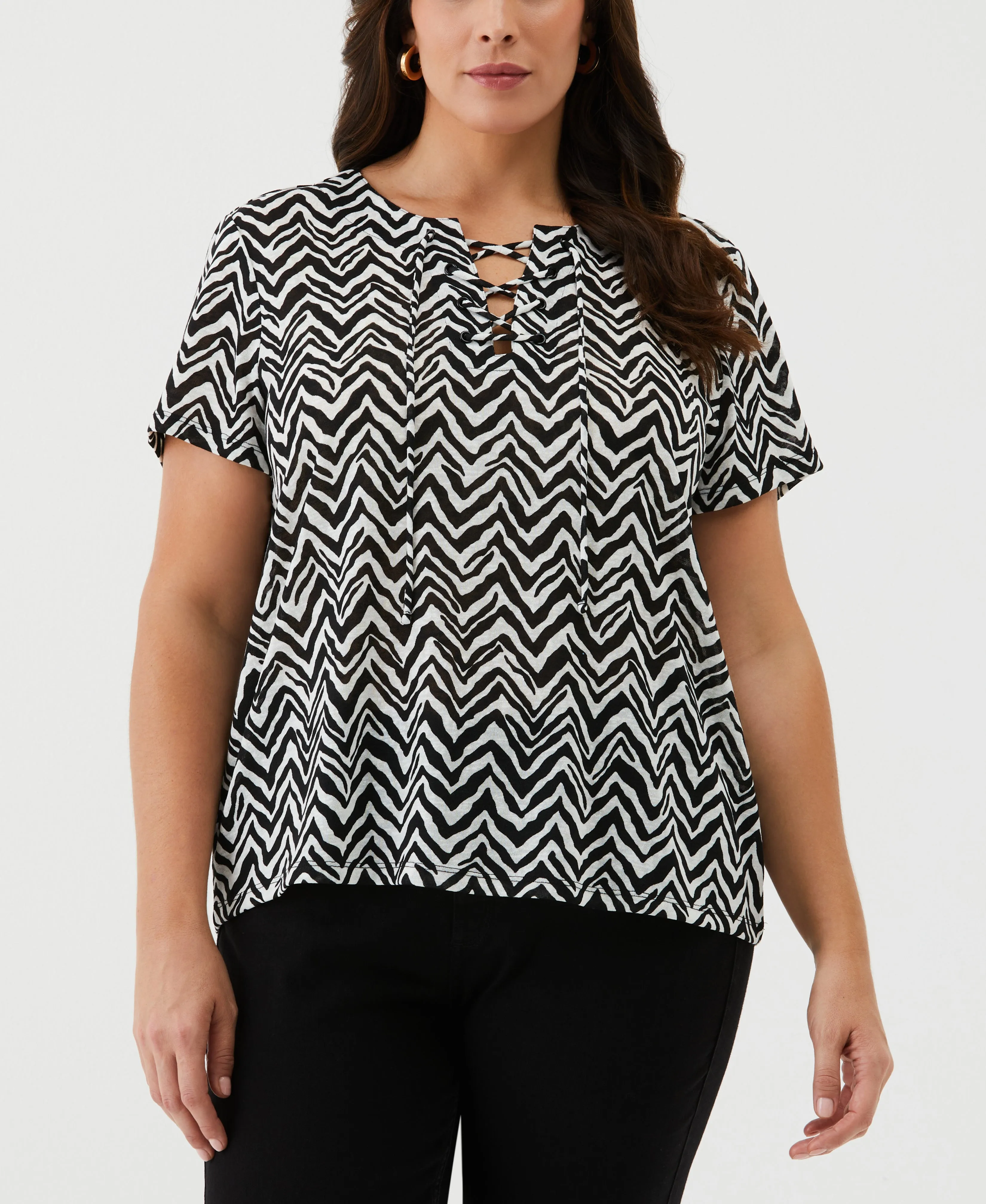 Plus Size Chevron Print Lace-Up Tee